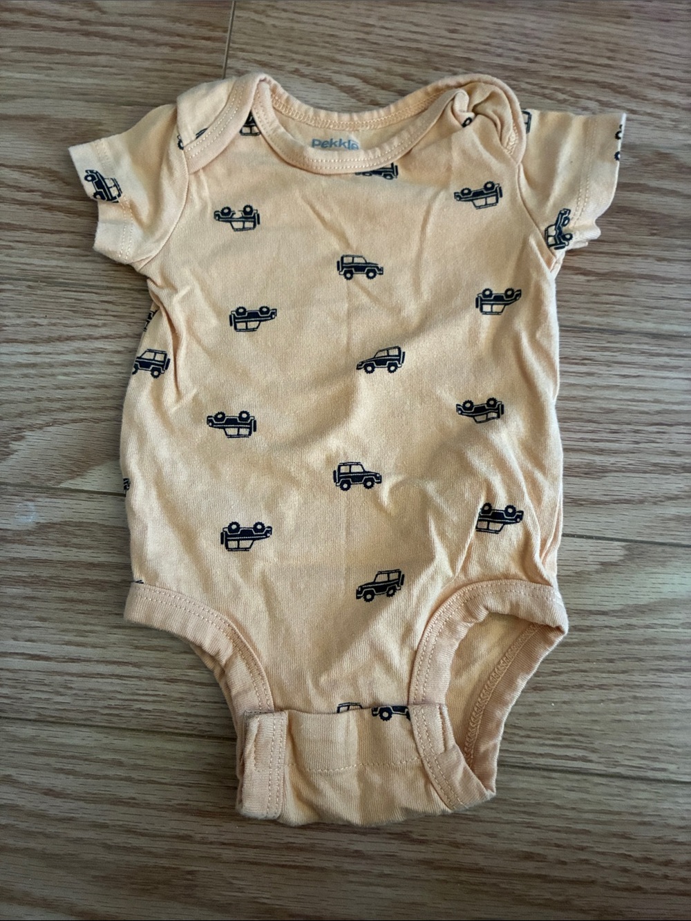20/25$ 🧸 Peach Car-Print Baby One-Piece